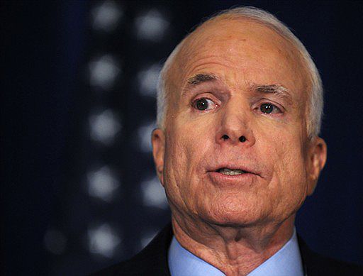 McCain zawiesza kampanię w związku z kryzysem