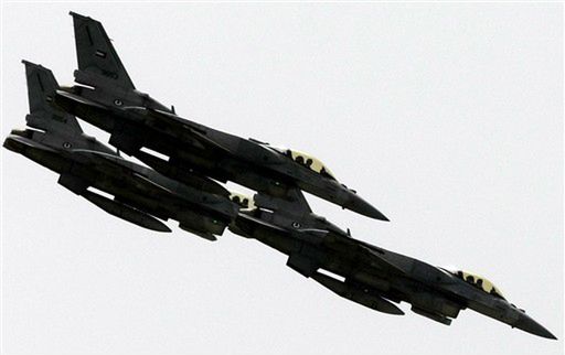Wstrzymano loty szkoleniowe F-16