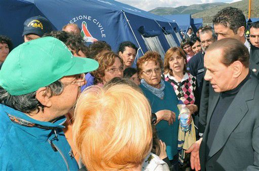 Premier Włoch oferuje swoje wille ofiarom trzęsienia ziemi