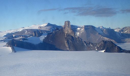 Groźne pęknięcie antarktycznego szelfu lodowego