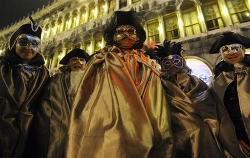 Anglicy w maskach szczurów nagrodzeni w Wenecji