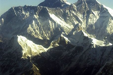 Stacja sejsmologiczna u stóp Mount Everestu