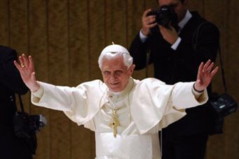 Sensacyjny wizerunek papieża - takiego świat go nie znał