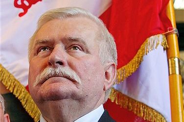 Wałęsa przyznaje: L. Kaczyński był, nie decydował