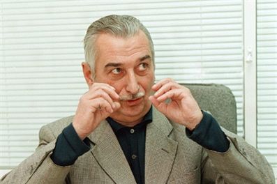 Wnuk Stalina krytykuje Miedwiediewa za Katyń
