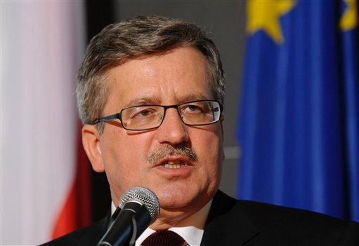 Komorowski wytacza działa przeciw powodziom w Polsce