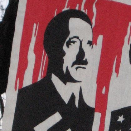Kampania z twarzą Hitlera