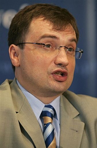 Prokuratura bada zawiadomienie Ziobry wobec Tuska