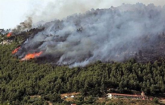 Pola minowe utrudniają gaszenie pożarów w Grecji