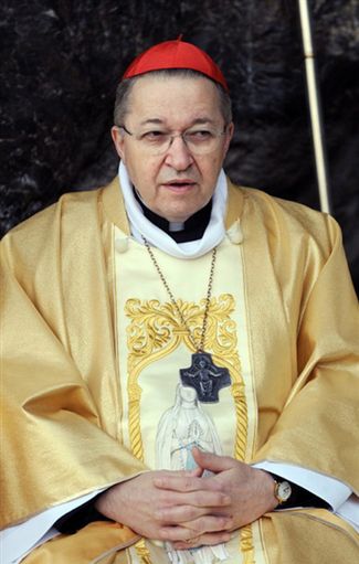 "Obronne suki" uznały biskupa Paryża za macho roku