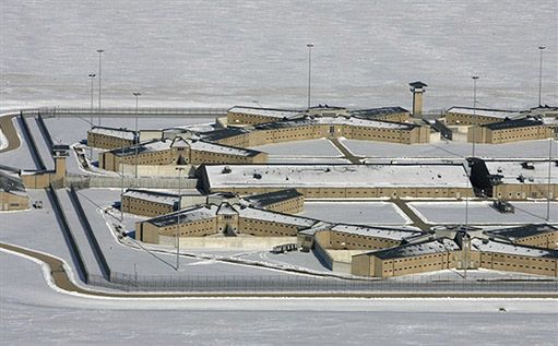 Rząd USA kupuje więzienie dla więźniów z Guantanamo