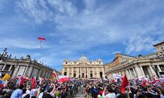"Giovanni Paulo!" - euforia na placu św. Piotra