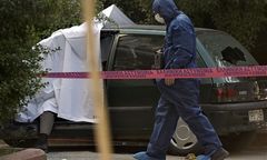 Terroryści rozstrzelali tajniaka - masakra przed domem