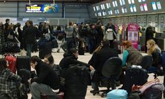 Awantury o miejsca do spania na lotniskach