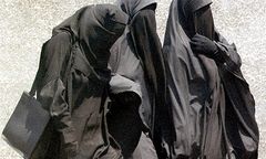 Chce unieważnić ślub, bo żona ma... brodę i zeza