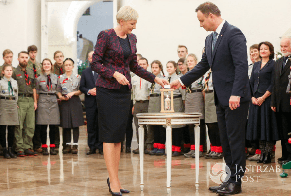 Agata Duda i Andrzej Duda na spotkaniu z harcerzami. Zdjęcia 2016 fot. twitter.com