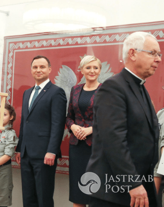 Agata Duda i Andrzej Duda na spotkaniu z harcerzami. Zdjęcia 2016, stylizacje fot. twitter.com