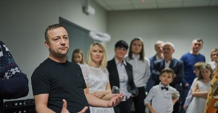 Czesław Mozil i pilscy muzycy nagrali piosenkę “Jasełka”