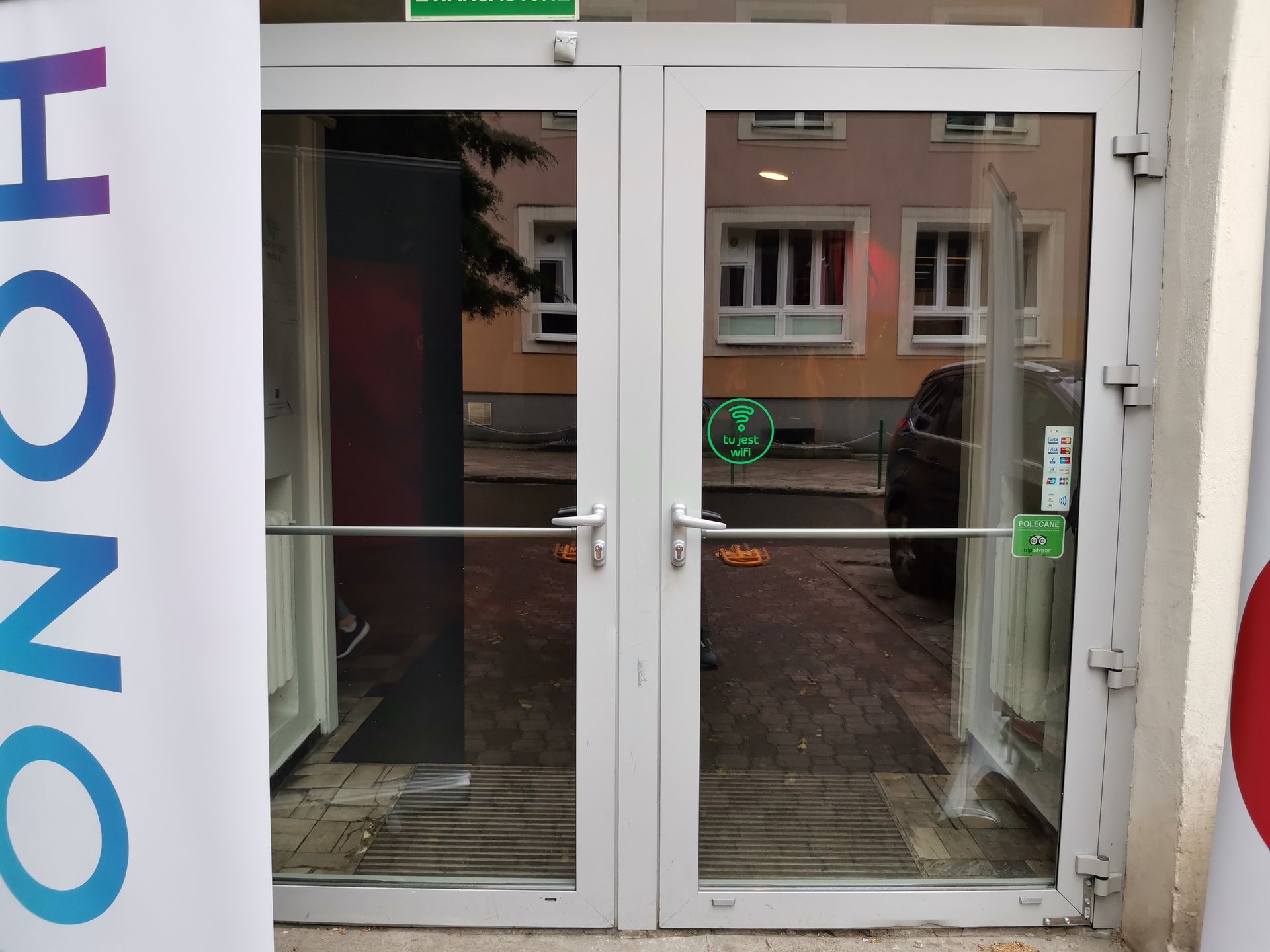 Honor 20 i 20 Pro oficjalnie. Ma poczwórny aparat z rekordowo jasną optyką 17