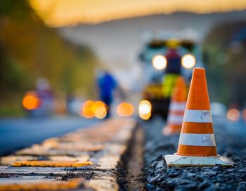 Trwa remont ulicy Muzealnej w Legnicy, główne prace będą prowadzone nocami, zdjęcia