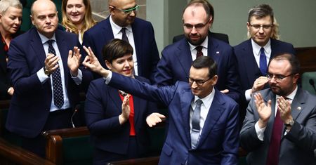 "Te nagrody szokują". W jednym z resortów wypłacili je dosłownie zaraz po wyborach