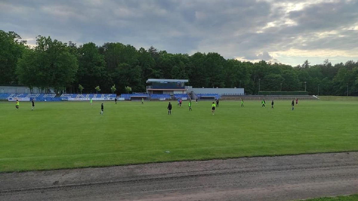 Zdjęcie okładkowe artykułu: Facebook / KS Stella Kraśnik / Na zdjęciu: stadion w Kraśniku