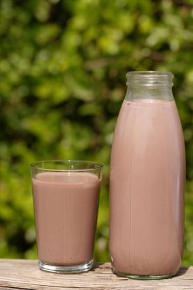 Mleko czekoladowe o obniżonej zawartości tłuszczu z dodatkiem wapnia