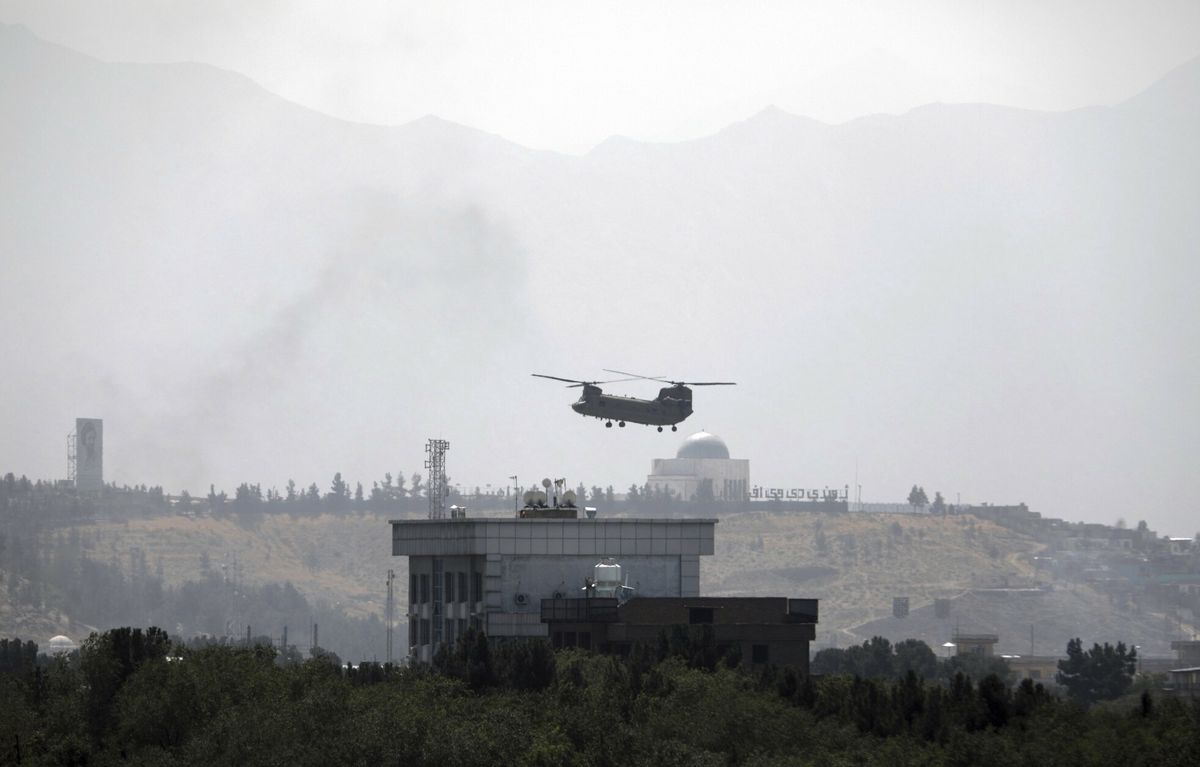 Afganistan. Trwa ewakuacja amerykanskiego personelu w Kabulu. Na miejscu oczekują pomocy współpracownicy polskiego wojska.