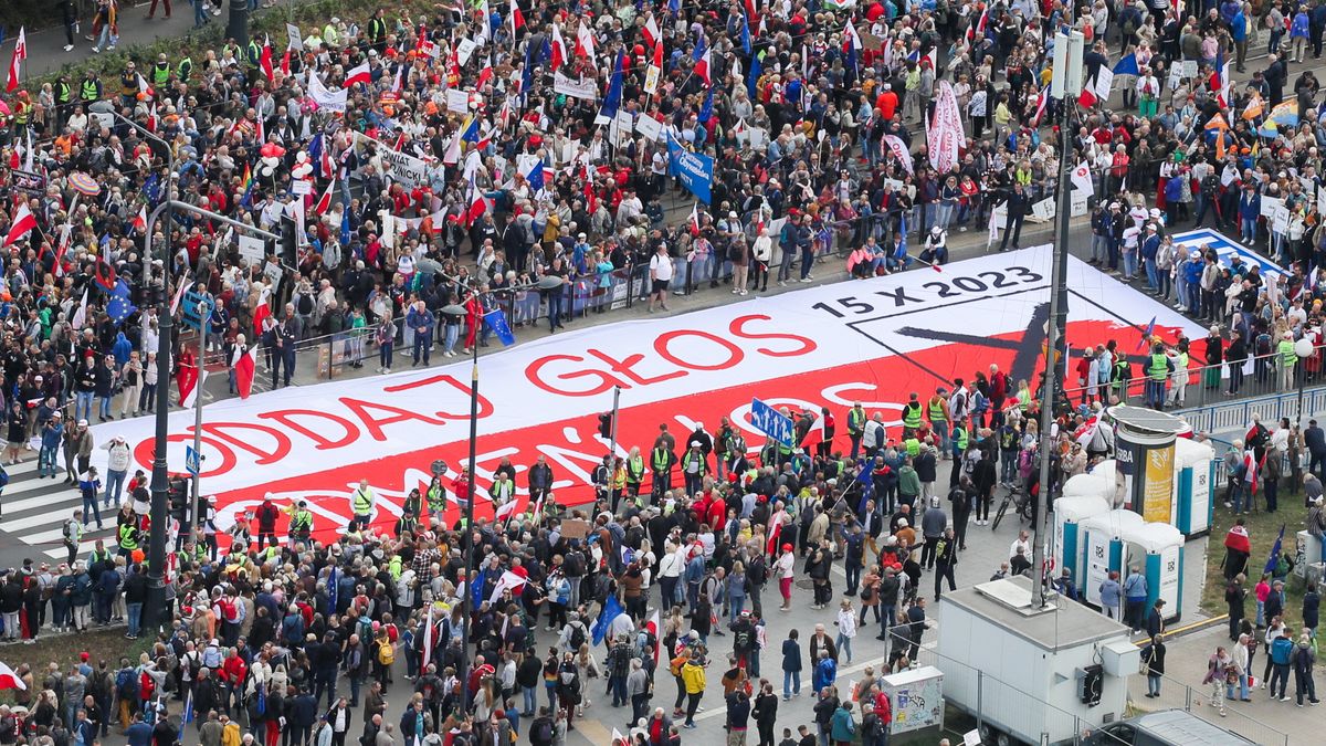 Marsz Miliona Serc przyciąga tłumy 