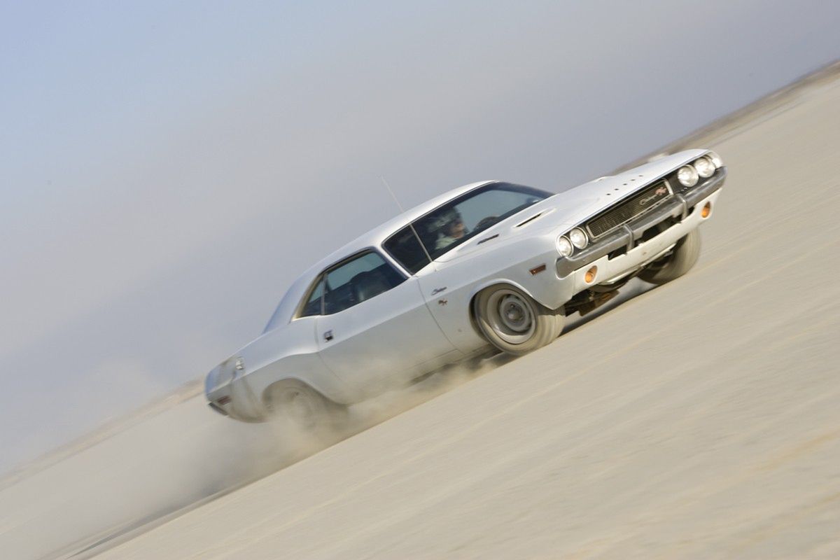Dodge Challenger - w pogoni za Mustangiem [galeria] 14