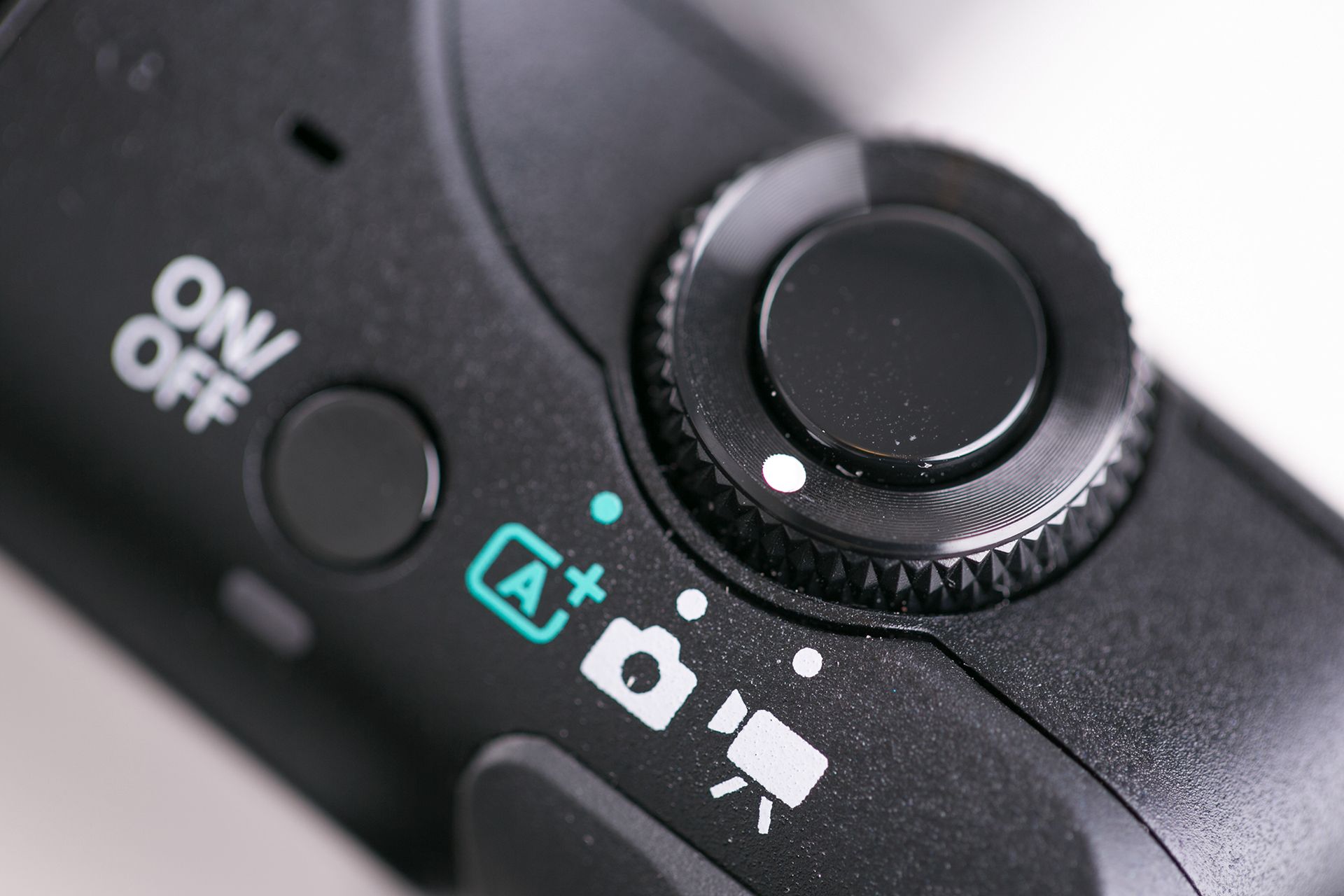 Canon EOS M - hybryda bez głowy [wideotest] 8