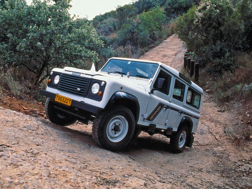 Land Rover Defender 110 Station Wagon ZA-spec (1990–2007)