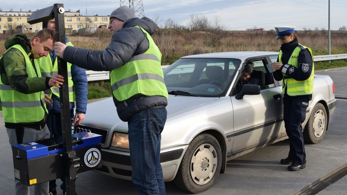 Myślisz, że twoje światła działają poprawnie? W połowie samochodów w Polsce jest inaczej