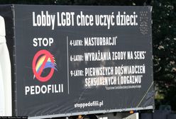 Bydgoszcz. Lekarz obrzucił jajkami baner anty-LGBT. Został ukarany