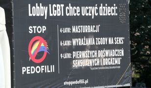 Bydgoszcz. Lekarz obrzucił jajkami baner anty-LGBT. Został ukarany