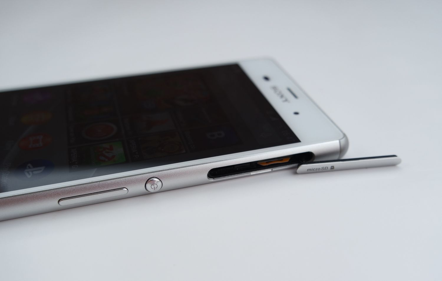 Xperia Z3: jakość wykonania i ergonomia 7