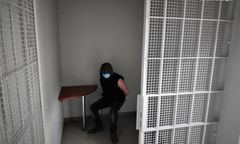 Wodzisław Śląski. Zniszczył nagrobki i pobił mężczyznę w jego domu