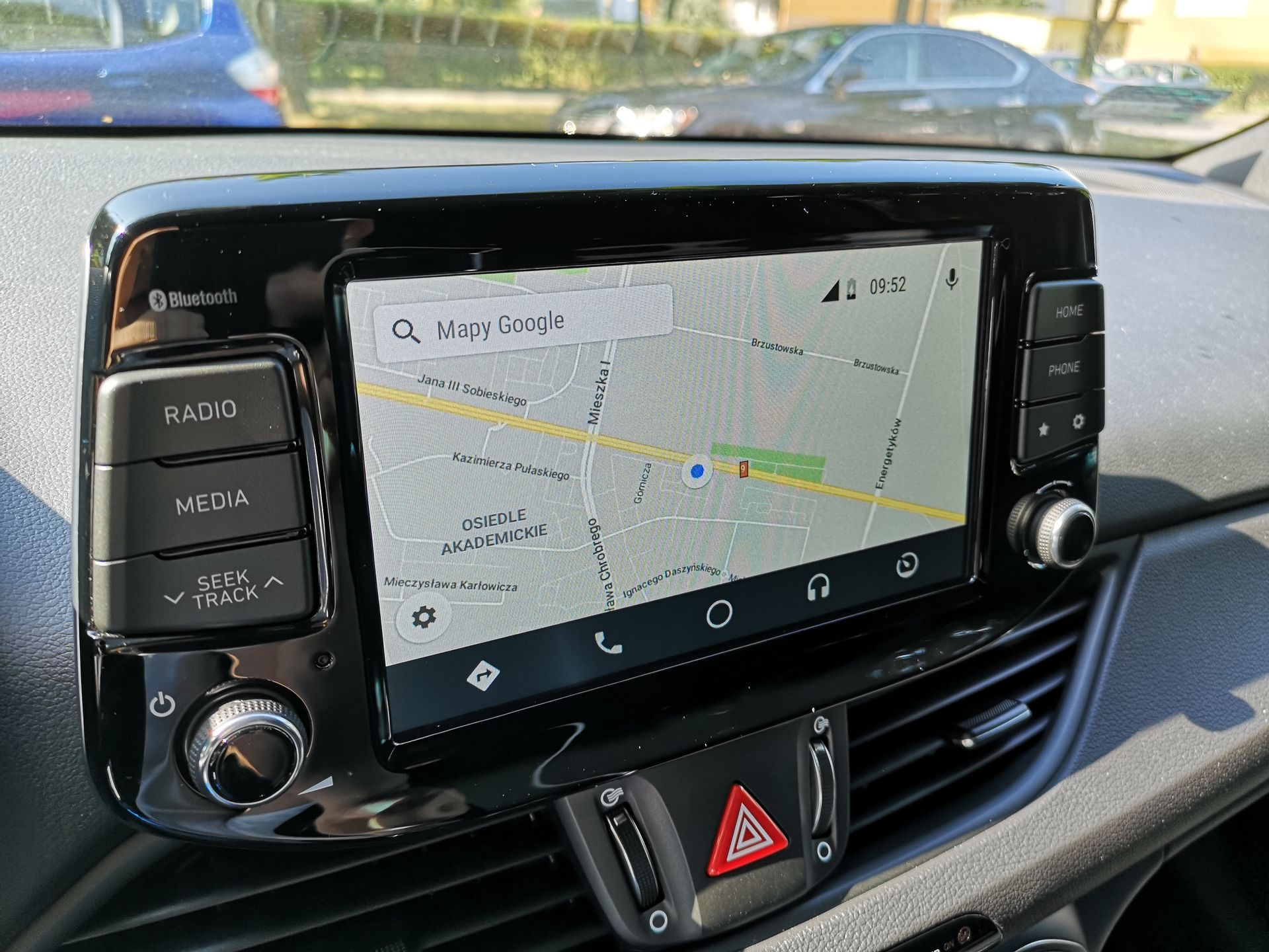 Hyundai i30 N-Line: Czy brak nawigacji i seryjne audio to problem? 6