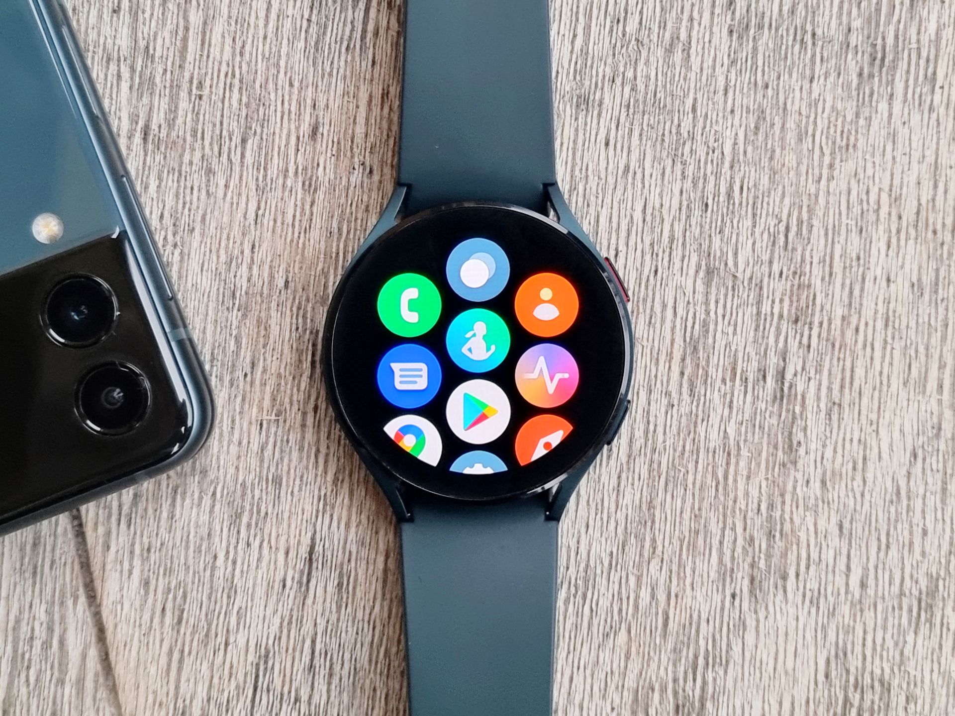 Galaxy Watch 4 to zmarnowany przepis na sukces. Samsung miał wszystko, by zrobić zegarek idealny 4