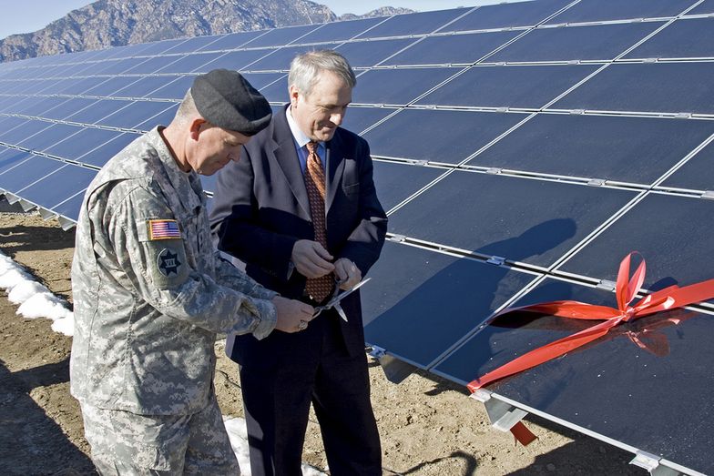 Uruchomienie elektrowni słonecznej w Fort Carson