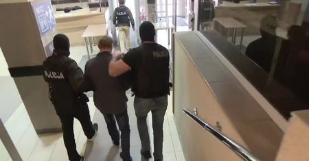 Matka i córka znalezione martwe. Sąsiad przyznał się do gwałtu i zabójstw, sąd zdecydował o areszcie