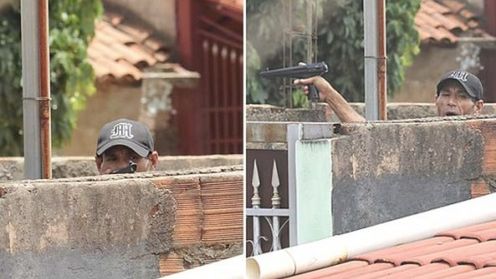 Przez 10 godzin trzymał zakładniczkę, grożąc jej pistoletem... Sega light gun 1