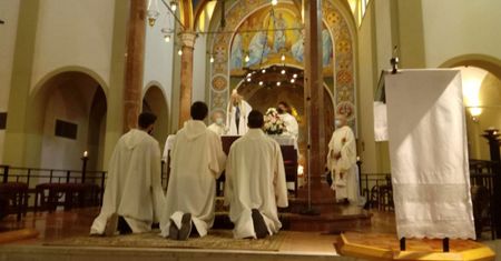 Hiszpania. Kontrowersyjny biskup. "Opętany przez diabła i kobietę"