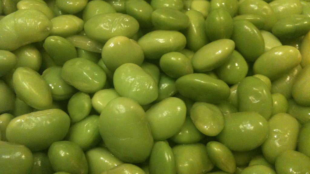 Mrożona edamame (zielona soja)