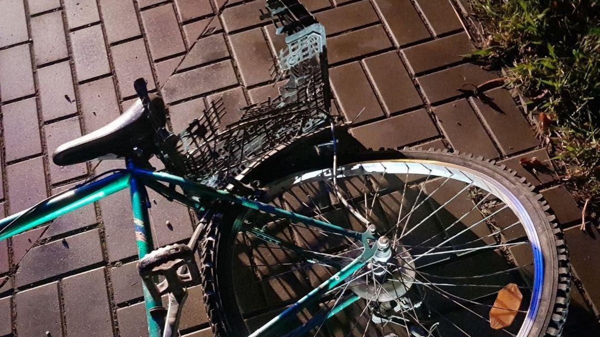 Potrącenie rowerzysty w Kłębach