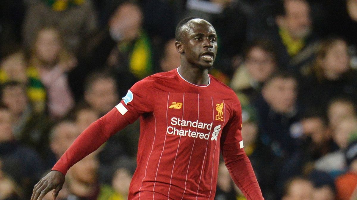 PAP/EPA / PETER POWELL / Na zdjęciu: Sadio Mane