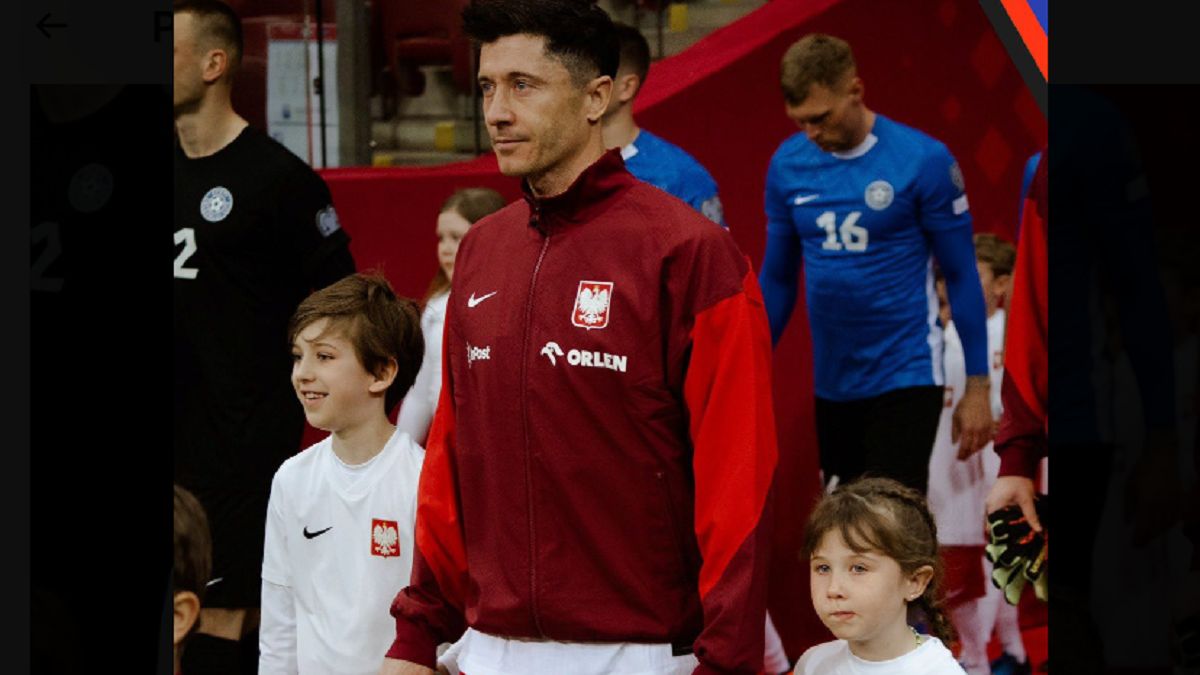 Robert Lewandowski pękał z dumy. Na mecz wyprowadziła go córka. 