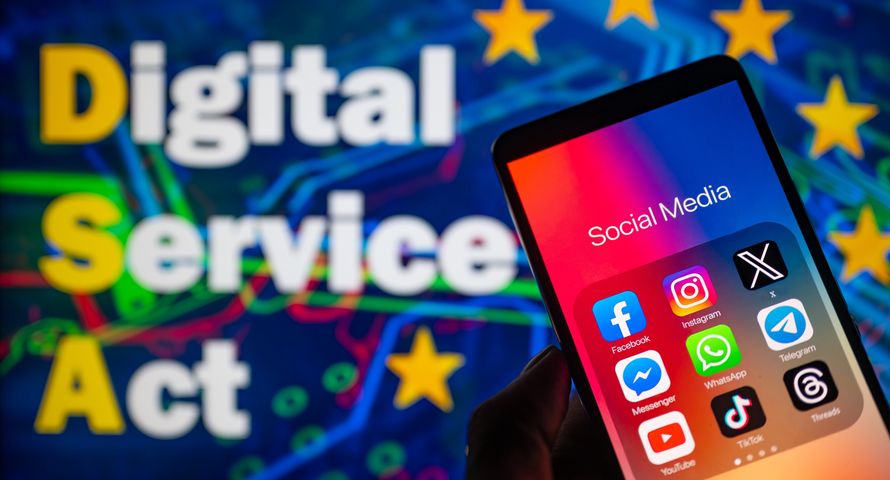 Dziś wielka debata o przepisach dot. blokowania treści w internecie. Wyjaśniamy, czym jest unijny akt DSA