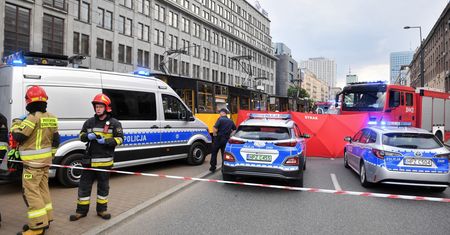Paraliż w centrum Warszawy. Nastolatka potrącona przez tramwaj