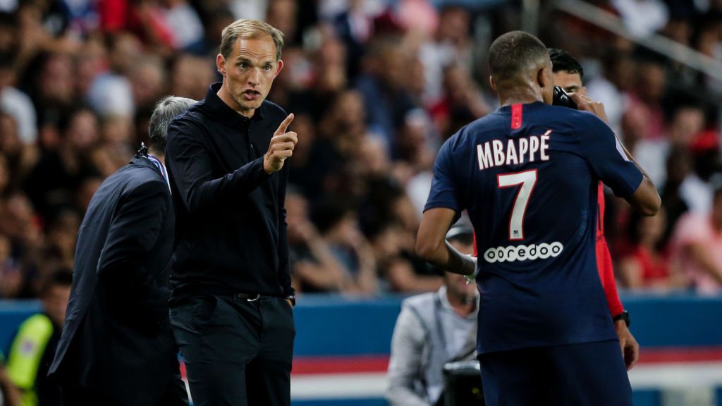 Thomas Tuchel (L) i Kylian Mbappe (P)